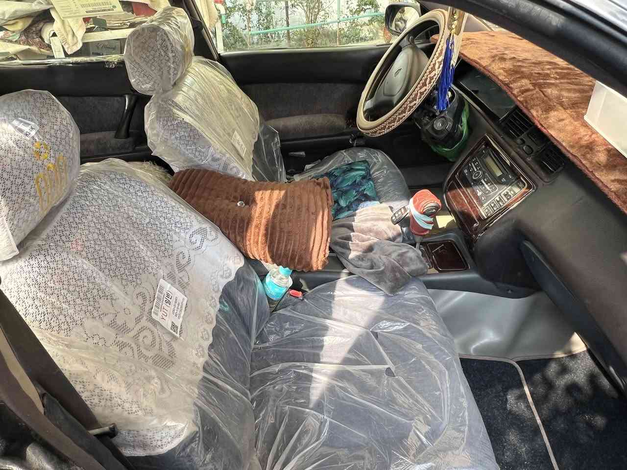 سيارة بطه منفصل نيلي موديل ٩٣ كفالة 
من حدادة ومحرك ومن نقل وكص وكهربائيات كلشي شغال بيه وتبريد شغال رقم إنجليزي والسنوية نهاية 2026بأسمي السعر 60$ وبيه مجال العنوان /قضاء المدينة / الشروق 
الهاتف : ***********
