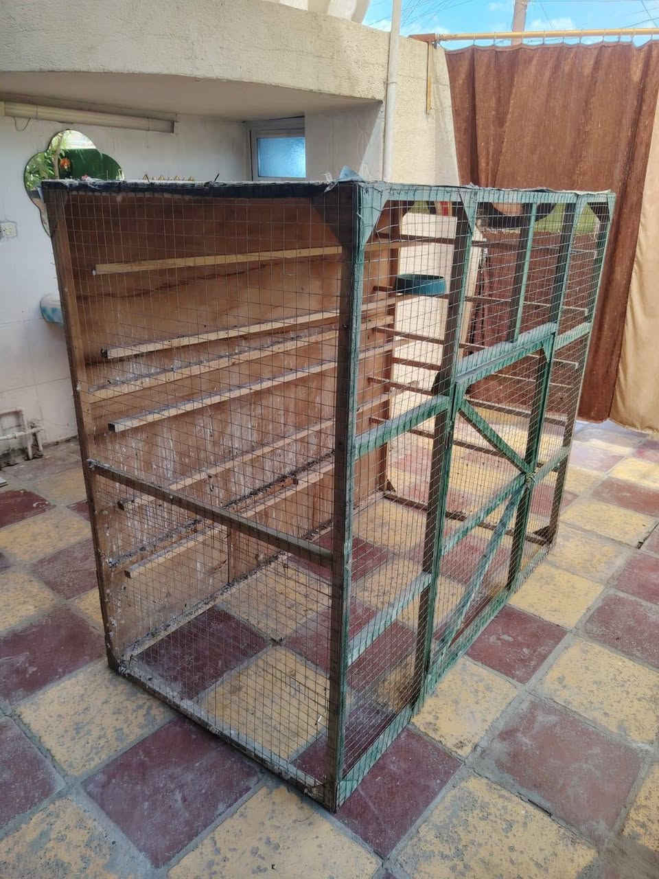 السلام عليكم لبيع قفص مترين طول وعرض مترين جديد شغل دراجه اوله ‼️
ريده ب70 وسهله لشراي لتصال ***********
