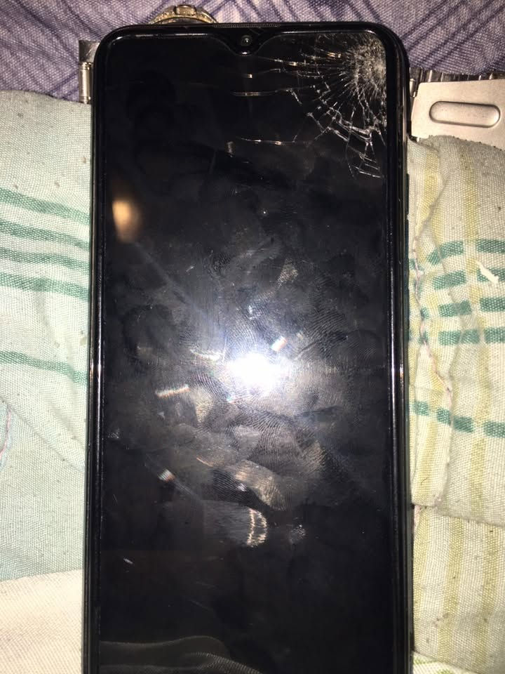 مرحبا 
عندي تكنو سبارك 
ذاكره 32
جهاز نضيف وستعمال مال بنيه يعني وقليل كلش
،
بي كسر بشاشه بس شغاله وتلمس كلش طبيعي وممأثره نهأيا عل لمس
سعره 60وبي مجال
مكاني بغداد اليرموك 
متوفره فقط واتساب
***********
