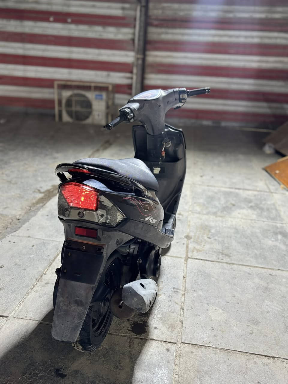 دراجه ماكس عدله رمبة برغي واحد ما مفتوح المكينة مامفتوحة كفالة عامة للبيع سعره 950 الف العنوان بغداد الزعفرانية شارع الكهرباء 
الرقم: ***********
