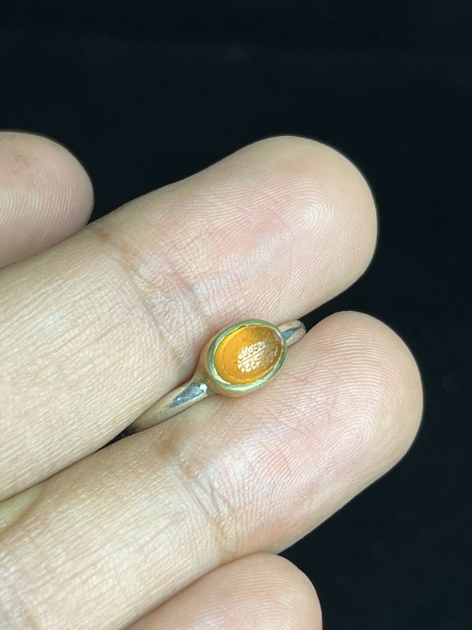 عقيق يماني نواعم
مخطوط اية الرزق ومن يتقي الله 

الشراي***********

المكان بغداد حي اور 

توصيل ماعندي
