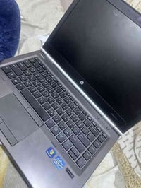 لابتوب نوع HP جهاز نضيف كلش استخدام قليل يفيد للقرايه والعاب للبيع  بط...