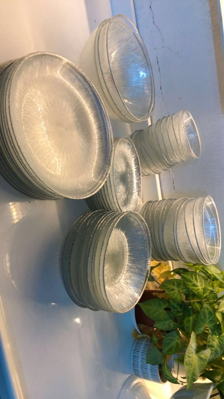 ئەم قاپانەبۆفرۆشتن هەموی 12.12یە بەس قاپی شلەی ناوەڕاست سێ دانەیە 55هەزار مەعمەلە***********
