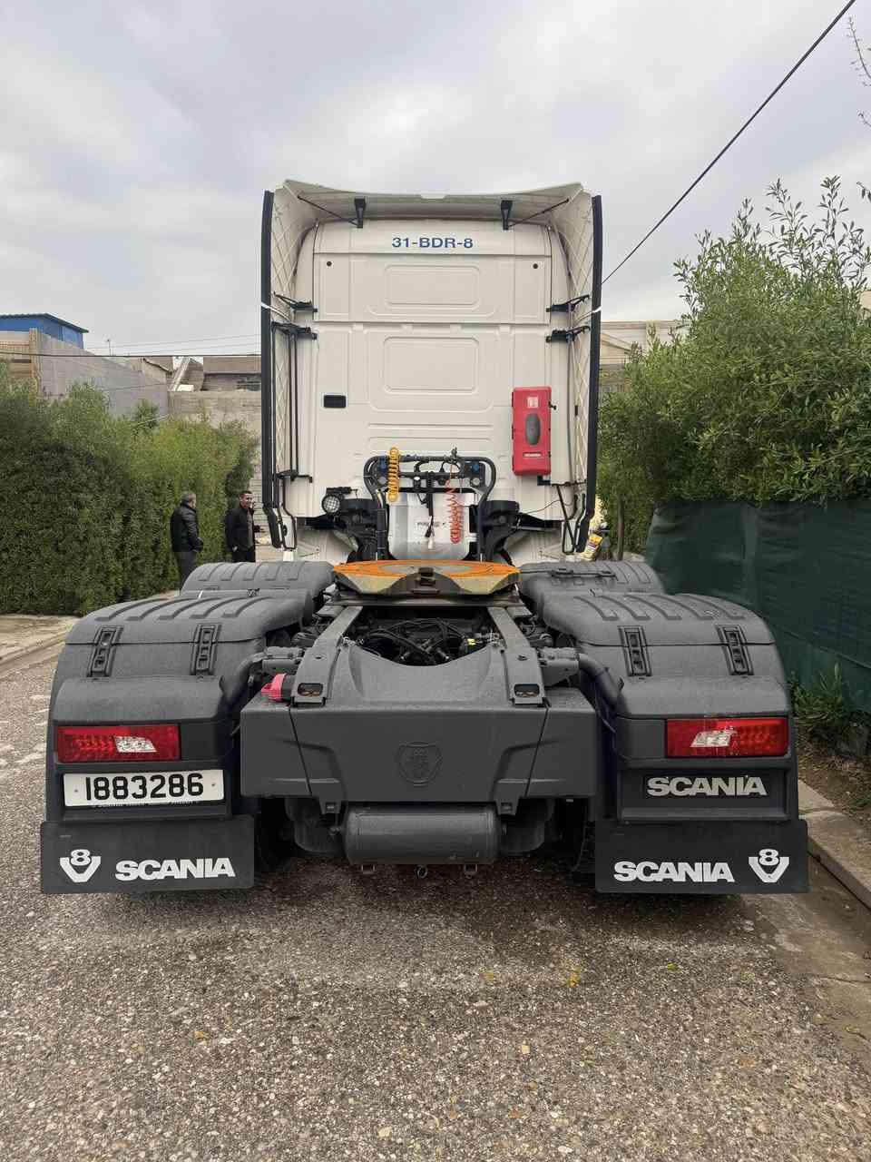 سلام عليكم سكانيا  سينگل 
٢٠١٨فول مواسفات ريتايده ر 
مكفول كول شي ***********
