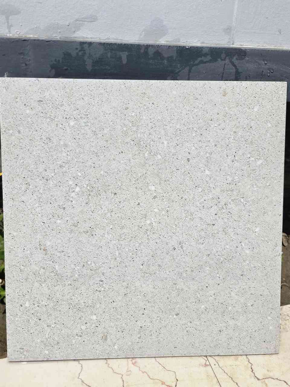 يتوفر جميع انواع السراميك بانسب الأسعار جمله مفرد مكان الصويره تقاطع حي زهراء ***********
