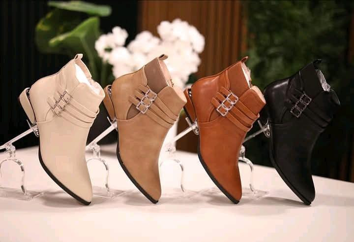 🔲 عروض تخفيضات محلات الاخوين للأحذية والحقائب 🎀 
🔲بوت نسائي 🩷 موديلات جديده ❤️
🔲كوالتي عالي جدا قطعة مريحة بالبس 🩷 
🔲قياسات كاملة ( 37_38_39_40_41) ________________________________
التوصيل 🚖 جميع  والمحافظات سيكون عن طريق مراسله الصفحه او الاتصال على الرقم 
 
📩 ‌‏‌‎☀️☀️جميع القطع مكفولة و قابلة للتعويض في حال الخلل او العيب كان مصنعي فقط 🔥 .. 
        __________________________
‌‏‌‎⛱️شكراً لاختياركم  محلات الاخوين للأحذية والحقائب ⛱️***********
