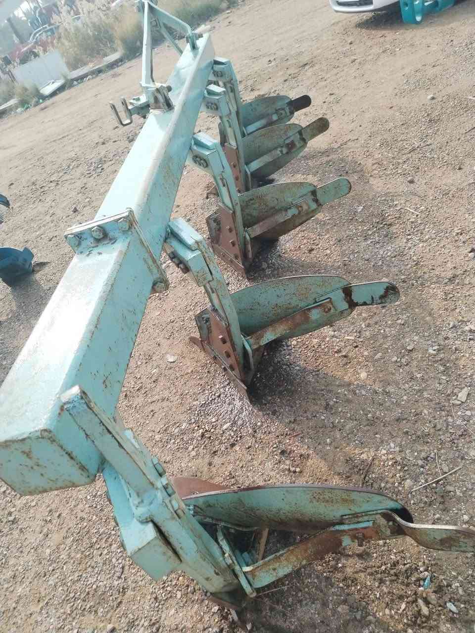 السلام عليكم 
للبيع فدان ناردي خماسي فدان جاهز للعمل العنوان واسط النعمانيه ***********
***********
