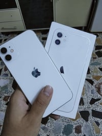 ايفون 11 عادي لبيع ذاكره ١٢٨ الجهاز فاتحه على ايدي من الكارتونه كامل ا...