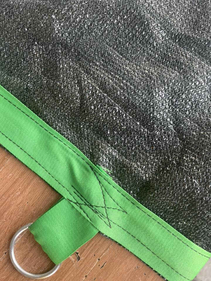 مشبك ظلي من اجود النوعيات ظمان ٣سنوات سعرالمتر1500 دينارمع الحلقات والحبل توصيل كل العراق ٥٠٠٠ ***********
