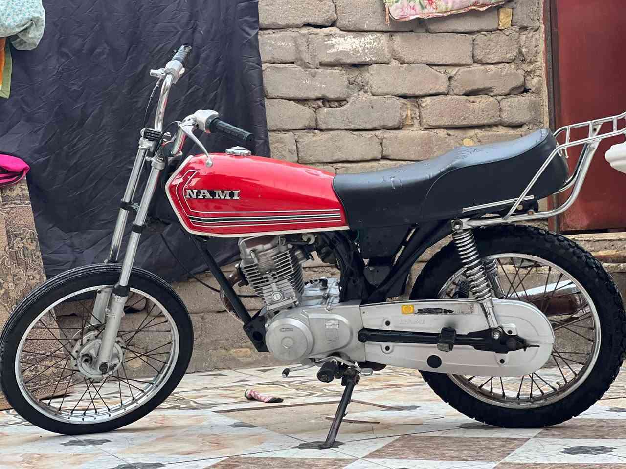 السلام عليكم دراجه للبيع نامه برغي ما عوزه
دراجه نضيفه السعر 450 أو بيهه مجال للشراي المكان سوق الشيوخ 
***********
