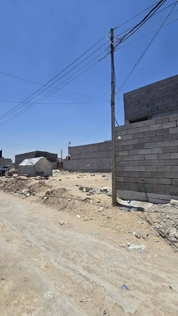 يتوفر بيت اللبيع  بسعر مناسب كلش
نوع العقار وقف سني مسجل اصولي 
العنوان حمدان البز  
المساحة 100متر مربع بيت بناء جديد  يتكون من غرفتين وصالة ومطبخ وصحيات سقف مسلح 
سعر 35مليون وقابل التفاوض 
ستفسار *********** 
ابو عباس
