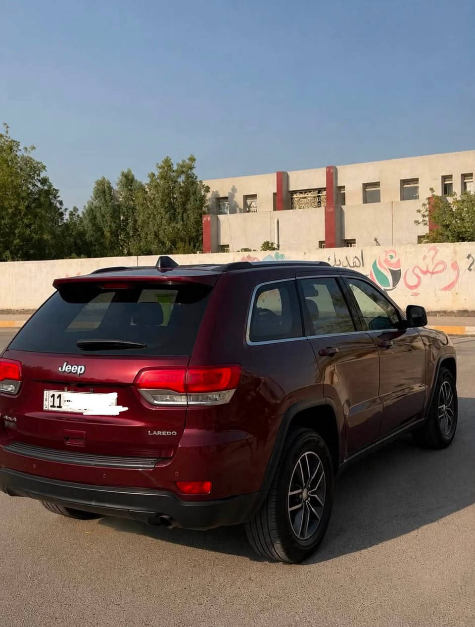 السلام عليكم
للبيع فقط Jeep Grand Cherokee 2018
* وارد أمريكي
* اللون: ماروني
* رقم بغداد الجديد
* السنوية صالحة لغاية 2030 + هزة جديدة
المواصفات:
* فول مواصفات (عدا فتحة السقف)
* محرك 3.6L
* ممشى 110 ألف
* مقاعد جلد + مخمل
* مقعد كهربائي
* تدفئة المقاعد
* تدفئة المقود
* هيتر مرايا
* توقف ذاتي
* اطفاء ذاتي (من توكف بالازدحام)
* وضعيات قيادة Sport و Eco و Normal
* بصمة تشغيل + بصمة أبواب
* دخول ذكي
* تشغيل عن بُعد
* حساسات أمامية وخلفية
* Apple CarPlay + شاشة جبيرة + كامرة خلفية
* سيستم صوت + دمام خلفي
* جنطة كهرباء
* تبريد خلفي
* ويلات كروم
* السبير وعدة السبير كاملة
* البردة الخلفية وكاعيات الشركة موجودة

معلومات السيارة:

* السيارة على ايد مالك واحد منذ دخولها من أمريكا ولغاية اليوم.
* الحادث عبارة عن شخط بباب الصدر وخلف الصدر، مصلحات ومصبوغات فقط، وصور الحادث موجودة بالمنشور.
* شرط: بدون دواخل، بدون إيرباك، والبجم كبس.
* السيارة استخدام شخصي ونظيفة ( السيارة جاهزة من جميع النواحي ربع دينار متحتاج مصرف)

السعر: 177 ورقة، وبيها مجال بسيط جدًا
العنوان: بابل – المسيب
📞 للاستفسار: *********** (واتساب متوفر)
