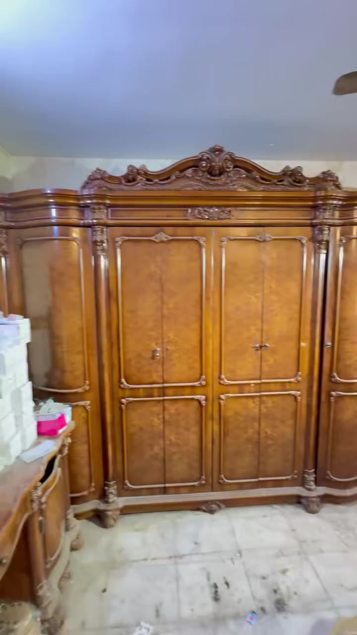 كنتور مصري 6 بوب السعر 100 الف 🔥 
ويه ميز تواليت ماته 
موضح ب فديو نضافه الكنتور 
مكاني بغداد الكاضميه 
استفسار ***********
