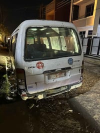 كيا فتون للـبيع مكينه محور كاز  كوم حديد واربع تايرات  السعر 17 ورقه و...