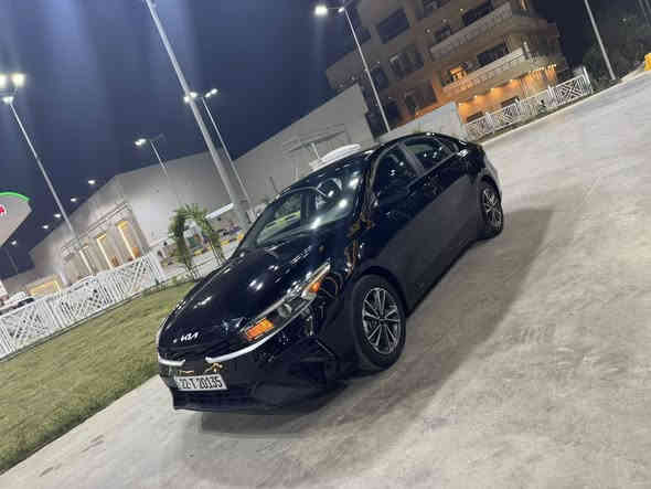 السلام عليكم 
كيا فورتي موديل 23
حادث جاملغ وباب صبغ . شواصي مكفولة بشرط . 
ماشية 8 الاف ميل فقط  ( مشي امريكا ) . 
رقم اربيل جديد ( وكالة او تحويل مضمون ) . 
مواصفات السيارة :- مكينة 2000 دوش ، شاشة ، كاميرا خلفية ، رادارات امامية وخلفي ، توقف ذاتي ، كروس سرعة ، قيادة ذاتية ، ويل كب ، وباقي مواصفات معروفة العادية . . 
السعر / 155$   وبيها مجال بسيط . 
مكان / بغداد . 
للاتصال / *********** .
