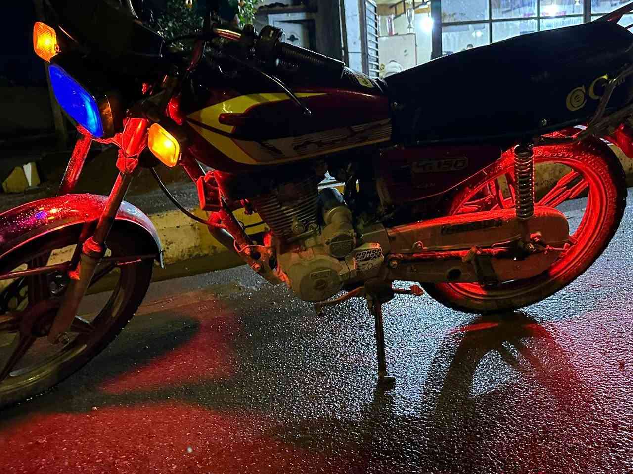 سيفان موديل ٢٢ شلعه تشك الكاع نكره سلف كهربائيات كله شغاله مكينه ناعمه وخرسه صلنصه رياضي نشرات  اشاير كله شغاله مابيها اي نقص سعرها 380 وبيها مجال مكاني ديالى شهربان ***********
