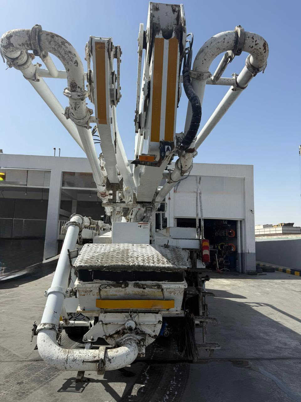 سلام عليكم 
بم مارسيديس للبيع 
كل تفاصيلة داخل الصور 
***********
