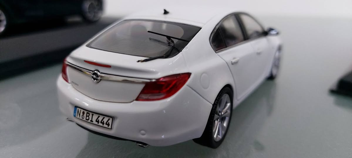 OPEL ASTRA & ISIEGNIA1/43
messenger only


**إذا كنت صاحب هذا الإعلان وتريد حذفه لأي سبب، رجاءا أرسل رسالة إلى الدعم الفني**