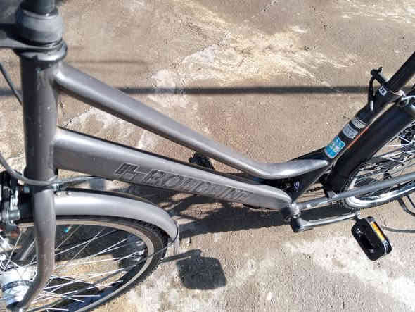 بايسكل للبيع عبد الحليم حجم 26 فول مواصفاات كير وحساس كلو شغال ماتصرف ربع عليه السعر 150
الشراي يتصل ***********
