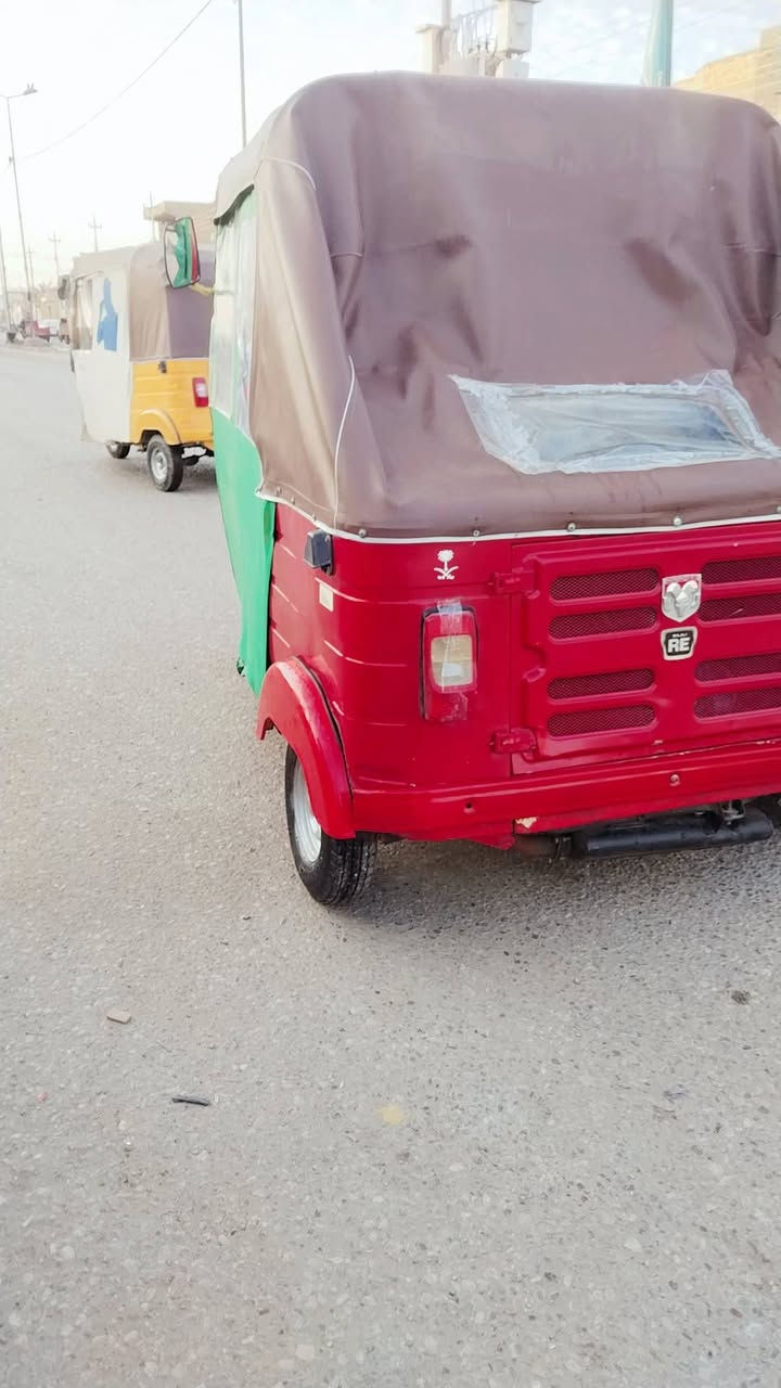 سلام عليكم تكتك 18 ماكينتها مال 20 اوراق وكيل شاكر السعر 3500 وبيها مجال***********
