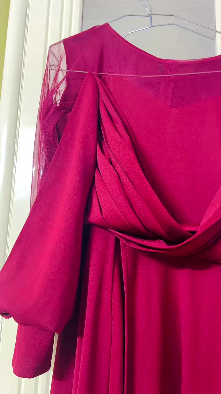 فساتين للبيع كلهن قياس 42-و 44
بس بنفسجي قياس 38


**إذا كنت صاحب هذا الإعلان وتريد حذفه لأي سبب، رجاءا أرسل رسالة إلى الدعم الفني**