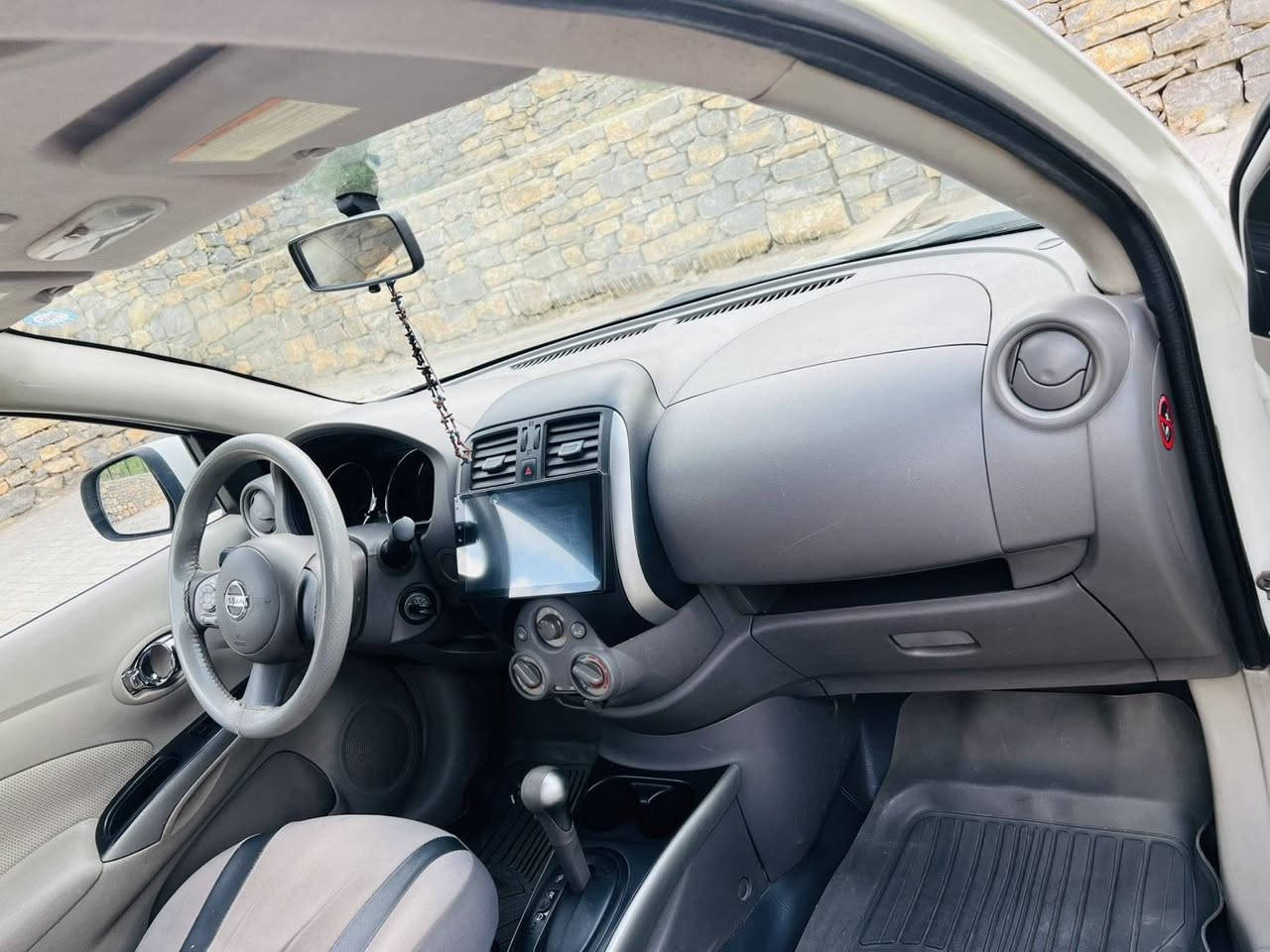 بەناوی خۆدا
نیسان صنی زۆرجوان،یەک دەست،2012
لەسفر کیلۆمەترەوە لای خۆمانە
گێڕومەکینەی نەکراوەتەوە
فول مواصفات،گێڕ ئۆتۆماتیک،4جام کارەبا
ABS،دەسک ستیل،ول کەپ،تایەی تازە
 باڵی سەرسنوق،حاسە،شاشە ئایپاد
کامێرە،دەبڵ ئێرباگ،ڤۆلیۆمی سوکان
5پارچەوپەڵەیک،بۆیاخە،پێش وپشتی
لێدراوی نیە،سەنەو یتازەیە،،نرخ،،،69$قفڵ
***********
***********هەڵەبجەی شەهید حلبجة, السليمانية
