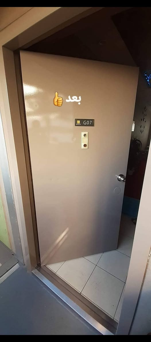 جدد صبغ باب الشقه نفس الون الاصلي من
شركة جوتن 
قابل للغسل
صبغ من الخارج ١٠ الف
داخل وخارج ٢٠الف
جدد صبغ واجه الشقه والسياج نفس الون الاصلي
***********
***********
