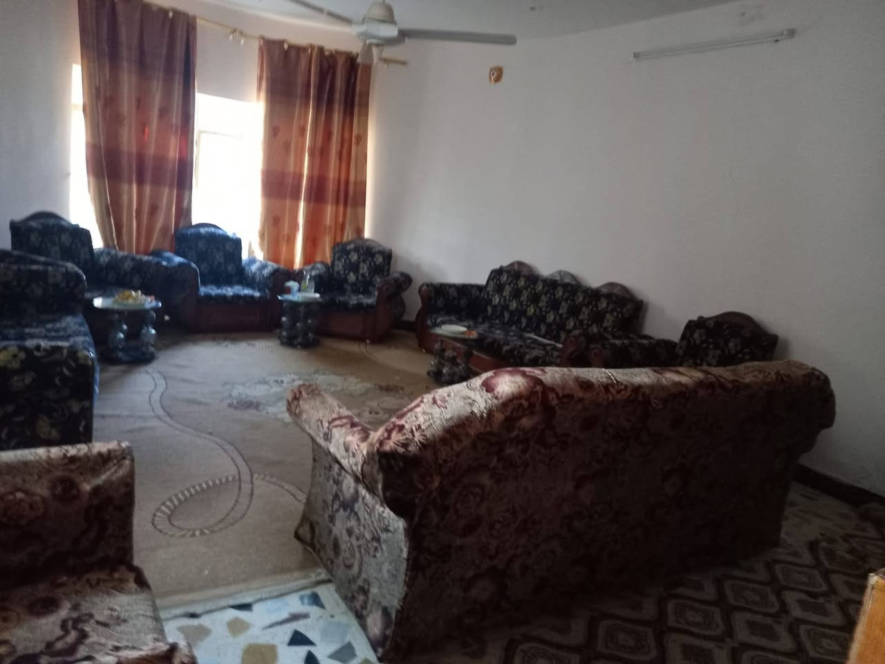 بيت 🏠 للبيع🏠
في حي المثنى خلف الشهداء
 قرب مول 🏬 المثنى
 شارع 15 الفرع الثاني
 يعني شارع التبليط 40 متر
مساحه ال بيت 🏠 315 متر 
البناء درجة اولى 
.للاستفسار يرجي الاتصال على الرقم المكتب الخاص *********** مكتب 🏢وطن للعقار@
