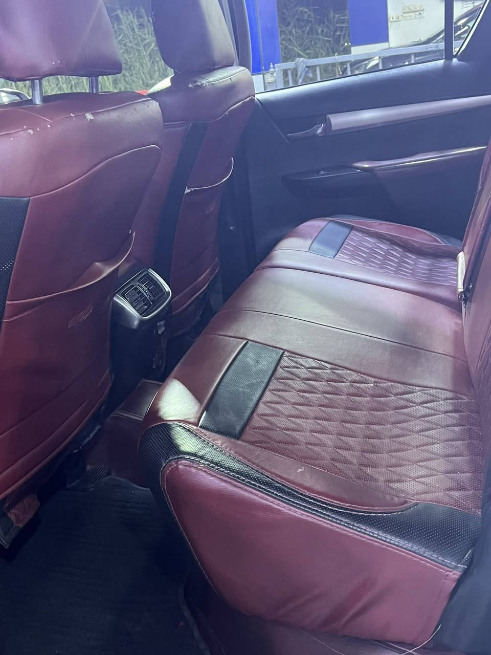 السلام عليكم للبيع تيوتا هايلوكس سعودي موديل 2022 ماشيه 45 الف فقط سونار صفر السياره كفاله عامه وكاله سيد نهرو رقم اربيل سنويه لل 2028 السعر 325 مكان السياره بعقوبة للستفسار 
***********
