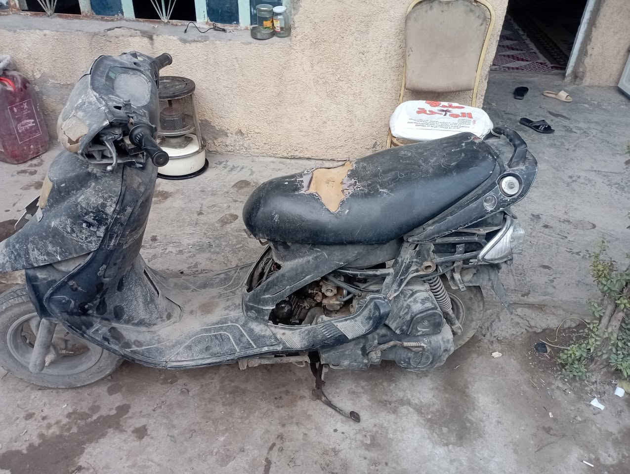 دارجه فراشه للبيع هندر وسلف كهربايات شقاله لا نضوح ولا تبخير عوزه بس باتري بيه شلعه حلوة برقي مال صلنصه طاك مكاني بغداد رقم الهاتف *********** سعره 200 وبيه مجال
