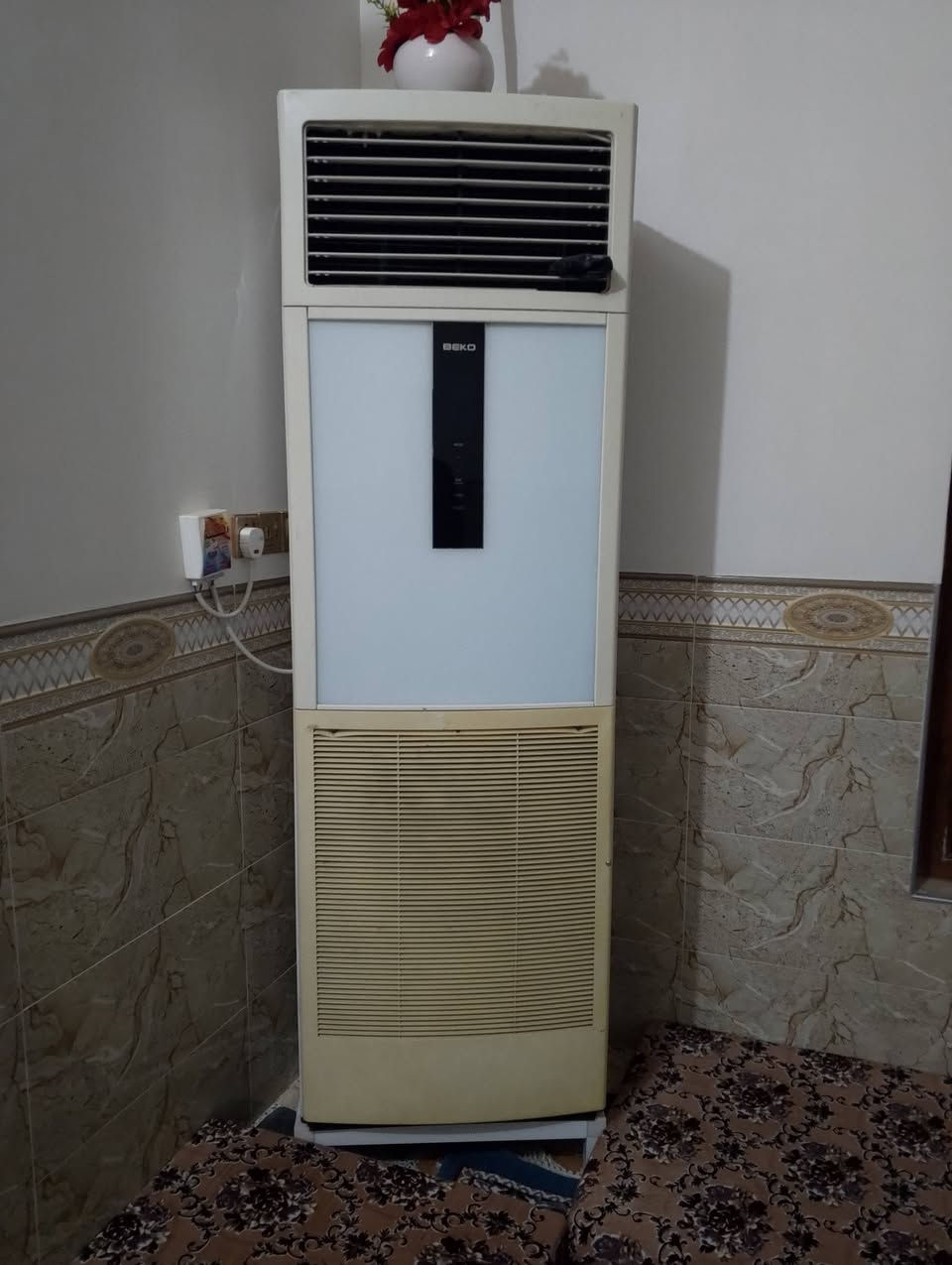 السلام عليكم سبلت 3 طن للبيع عل فحص المكان فلوجه السعر 400 او بي مجال بسيط للتواصل خاص او على الارقام التالية ***********
                    ***********
