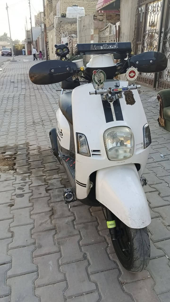 سلام عليكم ماكس بوليس 120 الدراجه بلاديه ختم واحد ويه المكينه برغي مامفتوح بيهه كامله مابيه اي نقص كلهه شغاله اوراق كامله السعر 850 بيهه مجال حك الجيه لاستفسار *********** مكاني بغداد الحسينيه مال راشديه
