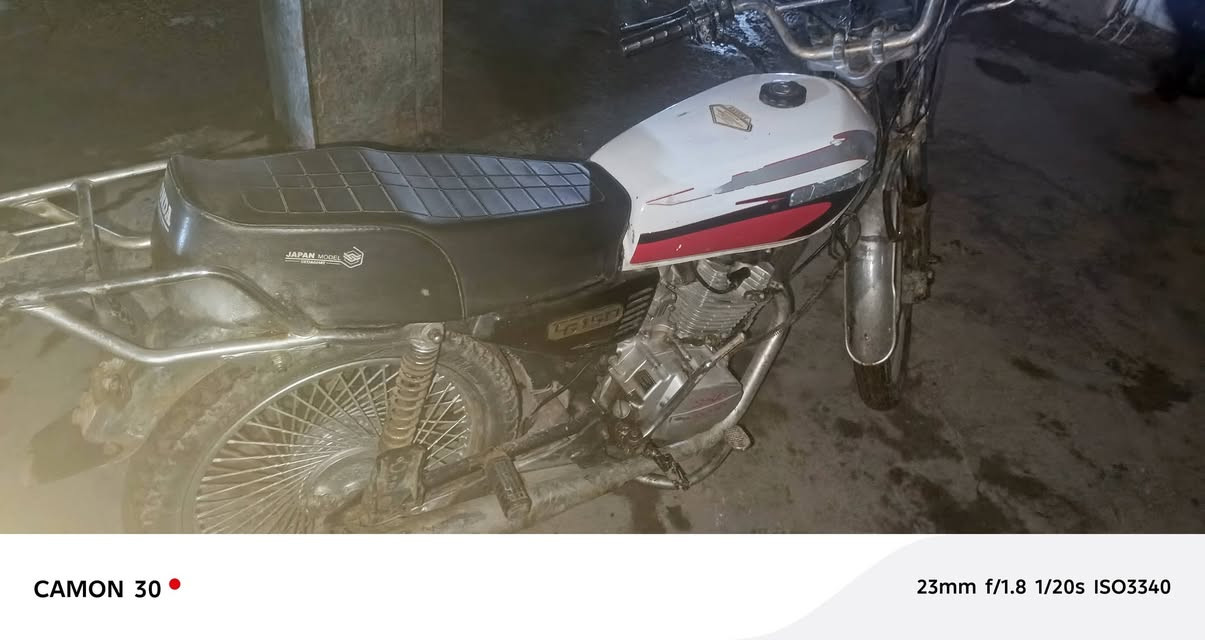 السلام عليكم دراجه للبيع دراجه اوراق ما ابيها المكان الحسينيه الراشديه شعرها 300 وبيها مجال 0774 636 2771
