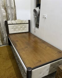سرير نفر واحد حديد نظيف السعر 45000 بي مجال المكان : الدورة العبيدي لل...