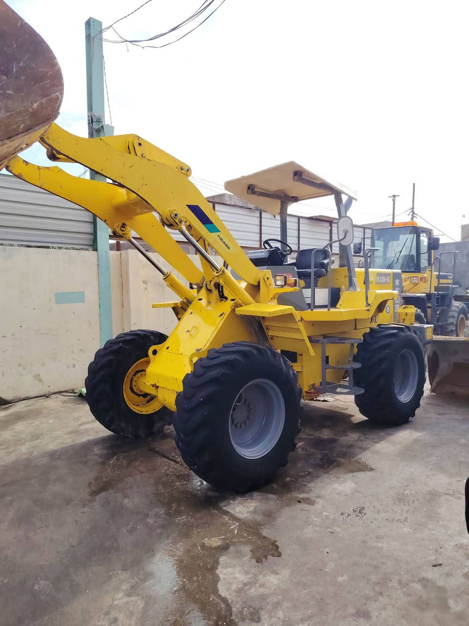 اللهم صلي علئ محمد وال محمد
فوركاوه حجم 120 دخول جديد لعراق وارد اليابان 🎌🇯🇵
محرك ازوزه 4 سلندر سوبر مكفول كفاله عامه
لون مميز ليموني مكينه جاهزه لعمل الشراي يتصل علئ رقم
***********
