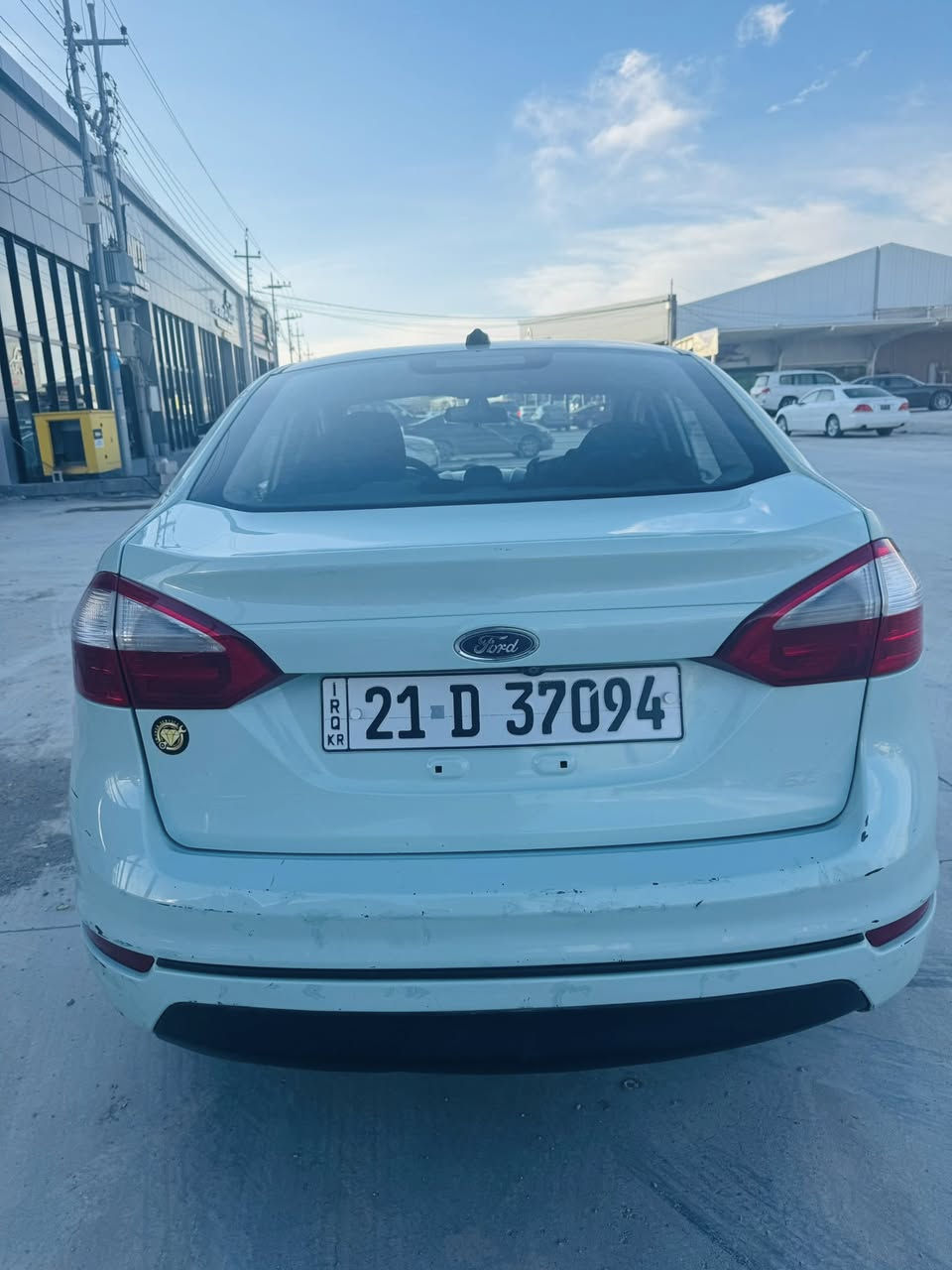 فۆرد فێستا ٢٠١٨مواسەفات se چوار پارچەی هەیە بى ليدان گێر و مەکینە و تەبرید بە شەرت ناو ٧ رەنگ سوکان ڤۆلیۆم و تحدید سرعە سەیارەکی زۆر پاک و خاوێنە بە ناو کردن کێشەی نییە سعرەکەی 79$تۆزەک مەجال ***********
