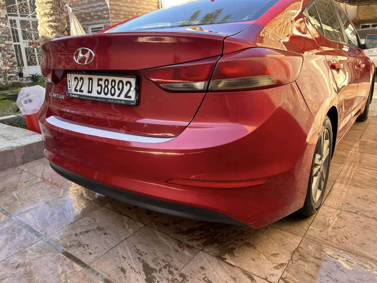 سلام عليكم النترا وراد امريكي بيه جاملغ وبنيد خفيفه الضربه بدون داخل وهنا بيه الباب الصدر والجنطه تبديل موديل 2018 رقم أربيل جديد مكانها بابل هاشميه بيه مواصفات حلوه محرك 2000دوش للاتصال *********** 
سعره 110بيه مجال
