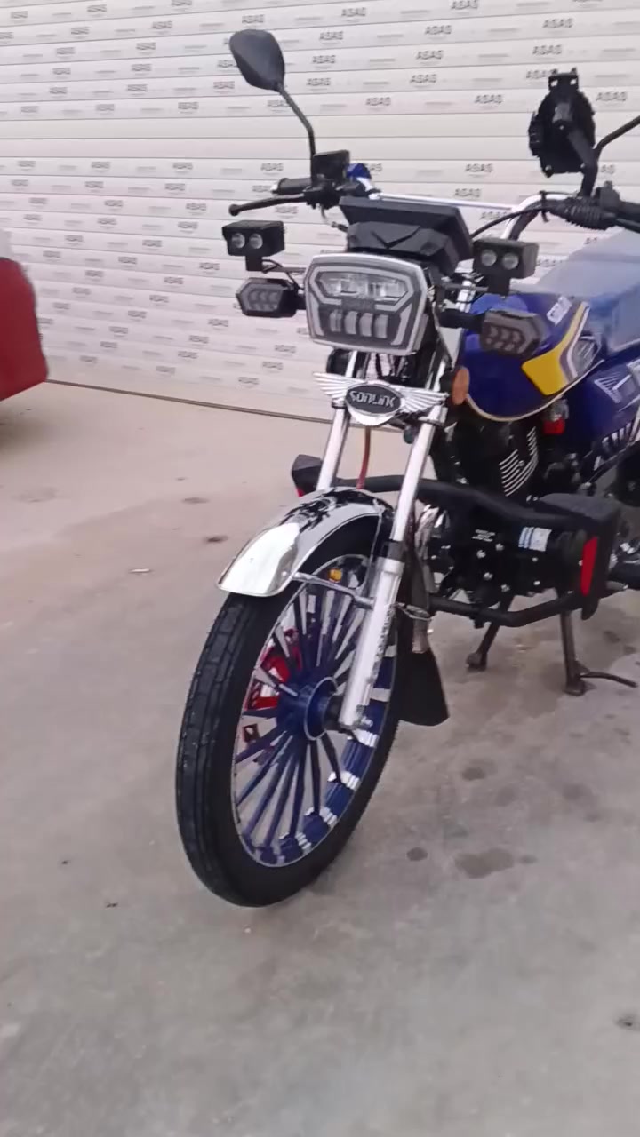 السلام عليكم دراجة للبيع ايراني 25 زيوو ماشيه 3000 السعر 850 بي مجال  الاتصال على الرقم ***********
