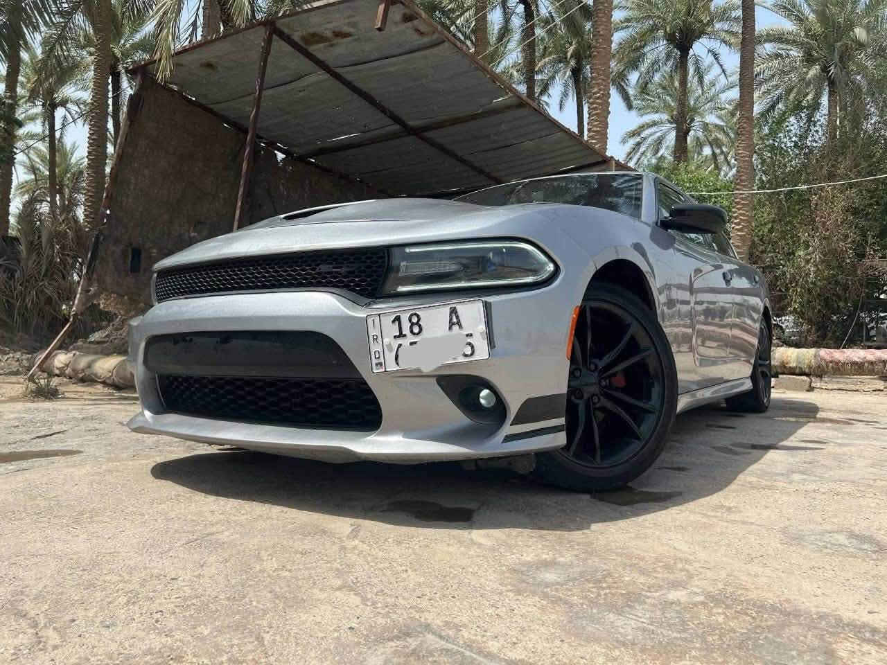 السلام عليكم
جارجر SXT بلاص 2018 اصل 

اعلا فئه بلSXT

* محرك 3.6 v6

    شاشة Uconnect قياس 8.4 بوصة.

* دعم Apple CarPlay وAndroid Auto.

*كندي تو ويل 

* مقاعد حضن كهربائيه

* تدفئة للمقاعد الأمامية

* تشغيل السيارة عن بُعد (Remote Start).

* دخول وتشغيل ذكي بدون مفتاح.

* ماشيه 197الف 

* كاميرا خلفية دواره وحساسات اصطفاف

*تبديل ويل تاير 18 جديد

* السونار  بلمنشور 

* سياره بأسمي تحويل مباشر 

*سياره مسويله ادامه شامله

* السعر 185 وبيها مجال 

* مكان لسياره بغداد * الديوانيه باسمي تحويل مباشر 

***********

* گير محرك كفاله

- مواصفات السيارة
- بصمة تشغيل
- بصمة ابواب
- بصمة جنطة
- تبريد خلفي
- كشنات كهرباء
- كامرة خلفية
-حساسات خلفيه
