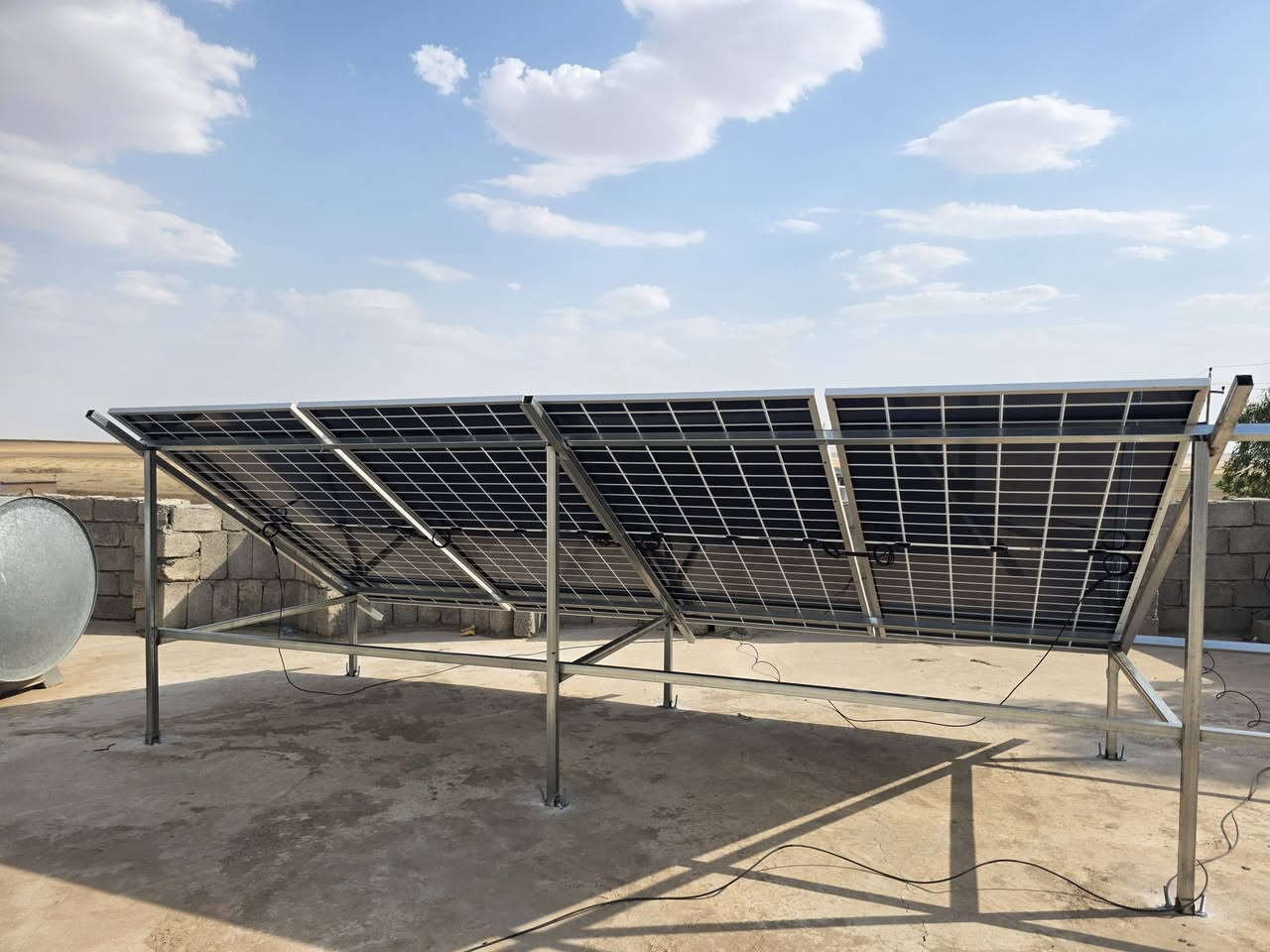 🌞 تم بعون الله تعالى تنصيب أربعة منظومات طاقة شمسية 🌞
📍 جنوب الموصل - قرية زلحفة

 ✅ ⚡ 8 امبير نهارا و 5 امبير ليلي 

🔹 مكونات المنظومة:

✅ ⚡ انفيرتر 4 كيلوواط من شركة itel

✅ 🔋 بطارية ليثيوم 5 كيلوواط من شركة itel

✅ ☀️ 4 ألواح شمسية بقدرة 620 واط للوح الواحد من شركة Philadelphia Solar

✅ 🛡️ بورد حماية AC و DC

✅ 🔄 كوندكتر ATS للتحويل التلقائي بين الكهرباء الوطنية والطاقة الشمسية

✅ 🏗️ هيكل حديد مغلون بسماكة 1.5 ملم

✨ تنفيذ وتركيب وفق المواصفات الفنية لضمان أفضل أداء وكفاءة عالية.

📌 نستقبل تنفيذ مشاريع الطاقة الشمسية للمنازل والمحال التجارية والمزارع والدوائر، مع توفير الاستشارة والتصميم والتركيب.

📞 للتواصل والاستفسار:

☎️ ***********

☎️ ***********

☀️🔋 الطاقة الشمسية... توفير دائم وطاقة نظيفة لمستقبل أفضل. 🌱💡
