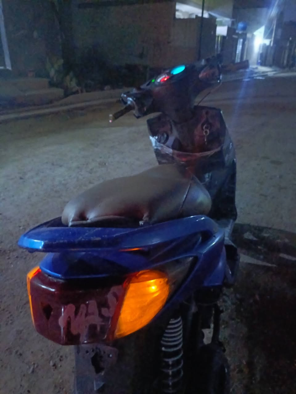 سلام عليكم دراجه لبيع دراجه سكنس فحل دراجه نكره بكل وكت مكينه خير من الله دراجه حلو شوف بل فيديو واضحة السعر375 وبيه مجال مكان بغداد بل شعب رقمي ***********

