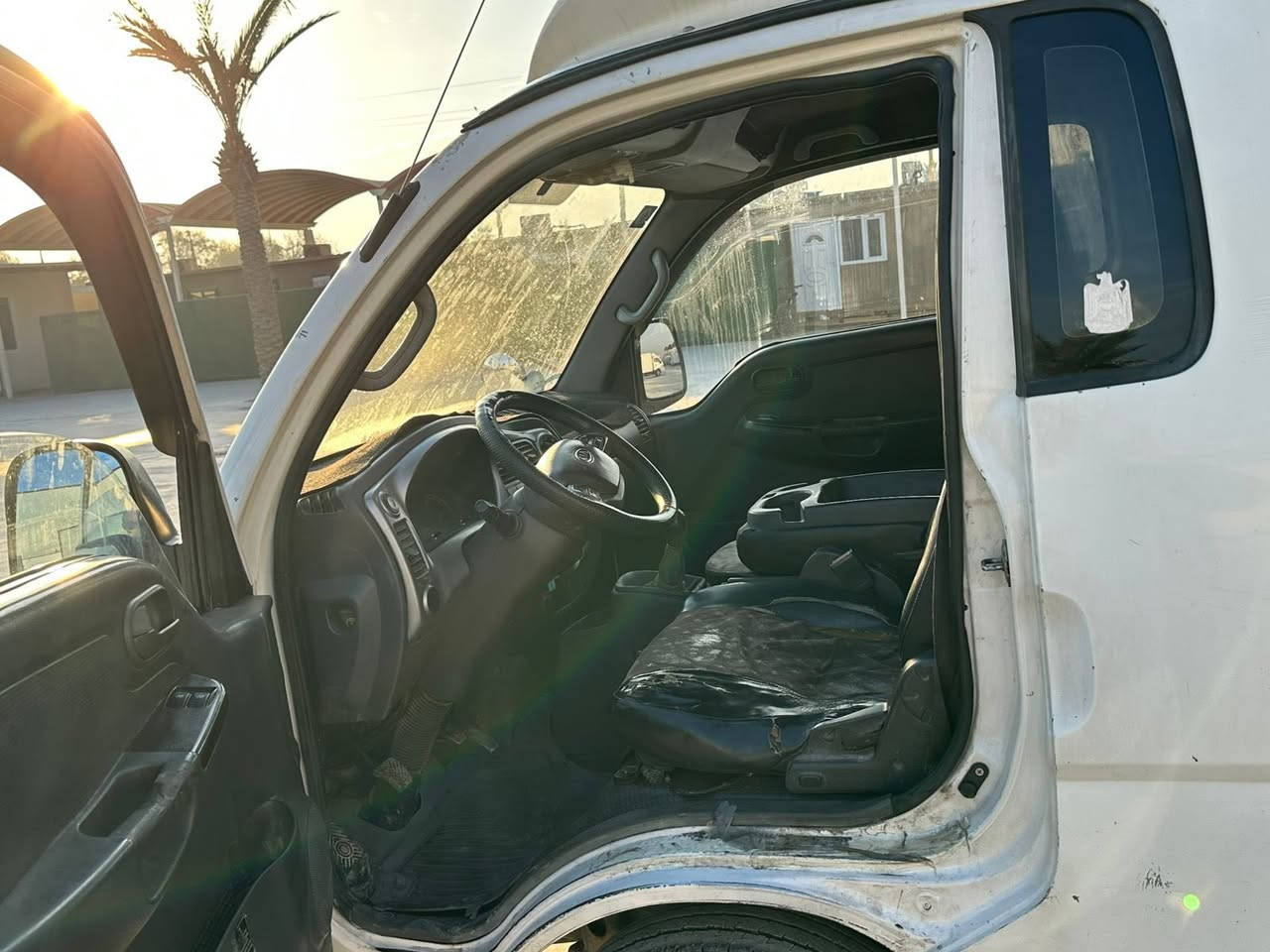 السلام عليكم 
كيا بنجو براد موديل 2012
3000  كرنفال 
محور بم ونوزل كامل 
رقم مميز جديد 
السياره نضيفه وكلشي بيهة شغال
كير ومحرك و حداديه وبراد جاهزه 100% 
رقم بغداد مميز  الجديد تحويل
سعرها 13,500  وبيهة مجال بسيط للشراي  
تواجد السياره بغداد - الغزاليه
للاستفسار الاتصال ***********
