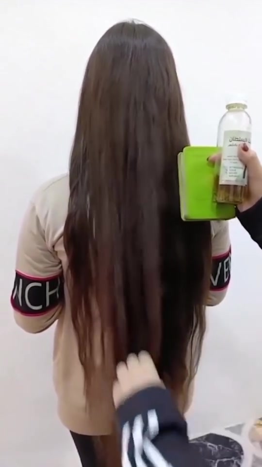 زيت بنت السلطان الاصلي
 
زيت طبيعي عشبي مكون من من مجموعه اعشاب طبيعيه وزيوت نباتيه معصوره على البارد الفوائد 
💫 علاج تساقط الشعر 💇🏻‍♂️
💇🏼‍♀️ ويمنع ضهور القشره
😻  مكثف للشعر 
💆🏼‍♀️ معالج فراغات الشعر 
💁🏻‍♀️ تطويل الشعر 
👍🏻 معالج داء الثعلبه
😍 يسرح الشعر 
🕺🏻 ويمنع التقصف

للحجز والاستفسار مراسله الصفحه


**إذا كنت صاحب هذا الإعلان وتريد حذفه لأي سبب، رجاءا أرسل رسالة إلى الدعم الفني**