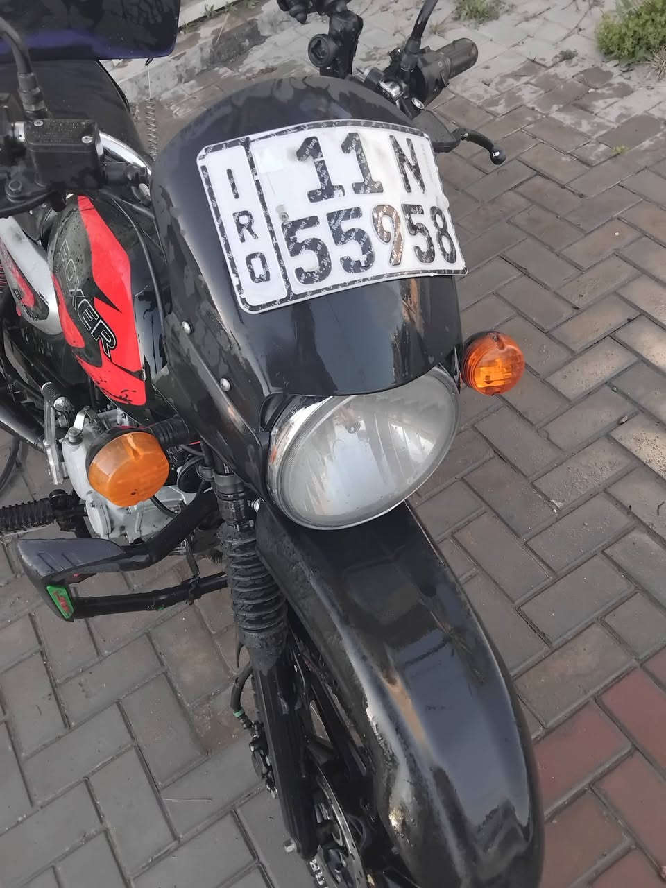 بوكسر للبيع موديل ٢٣ مرقمة بغداد ماشية ٢٠ الف حقيقي مكينة مفتوحة ٢٢٠٠ وبيها مجال نقصها طوافة بانزين وراجز مال سلف الماكن حي الجهاد بغداد  ***********
