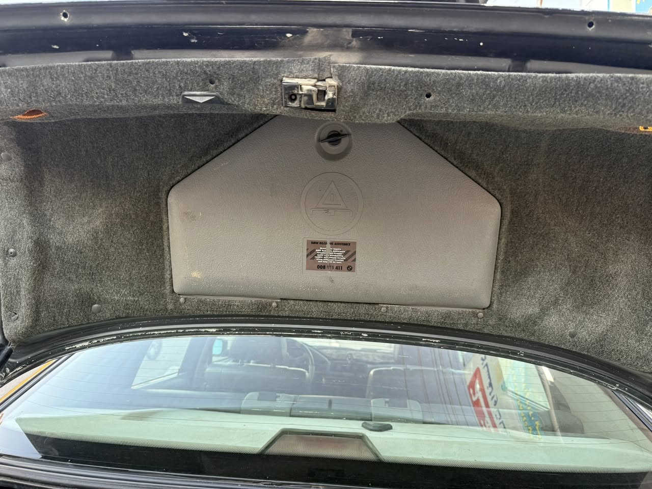 السلام عليكم سيارة  فول وفتحة مواصفاتهة معروفة اصل مامحور BMW 525i 1992 مسكر عدل رقم بغداد مميز بأسمي مكاني نجف  
السيارة كاعدة وحلوة ونضيفة خارج وداخل 
مصبوغة عام للجماليه 
تبريد شغال ثلج كير ومحرك كلش نضيفات 
منضومة ماي نضيفة من راديتر للجوينات 
جعمقة كهربائي ستيرن ريشة 
ويلات خلية وتايرات نضيفات 
ايرفلو وكهربائيات (صافية كلش ماملعوب بيهة ) اكسن 64 كاردن بلادي بدون عواج وماملحوم دعامياتهة اصلية مو تجاري ونضيفات ضربات قوية ماكو بالسيارة بخاخات وفيت بم وبلكات ومجاول فول وادامتهة مستمرة كارت الالوان شغال من تقفل تصعد جام 

(السيارة مال جناي وتعبان علية كلش ) 

السعر 83 وبيهة مجال السيارة رقمهة بغداد بأسمي سنويتهة لل27 

رقمي *********** بي وتساب
