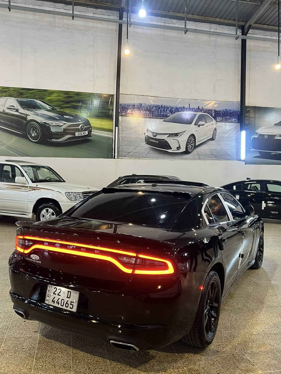 دؤج جارجر ٢٠١٦سيارة كلين
فول مواسفات 
سيارة بدون سبغ بدون بارد 
بس واحيد شخط صغير بي 
محرك حدادية كلة بشرت 
تبريت كلة بشرت ٤ تيارات جديد 
سيارة رقم سنةوية هزةكلة جديد
سيارة حلوو سيارة جديدة 
بدون سبغ بدون بارد 
گير محرك كلة برشت 
***********عندي واتساب
