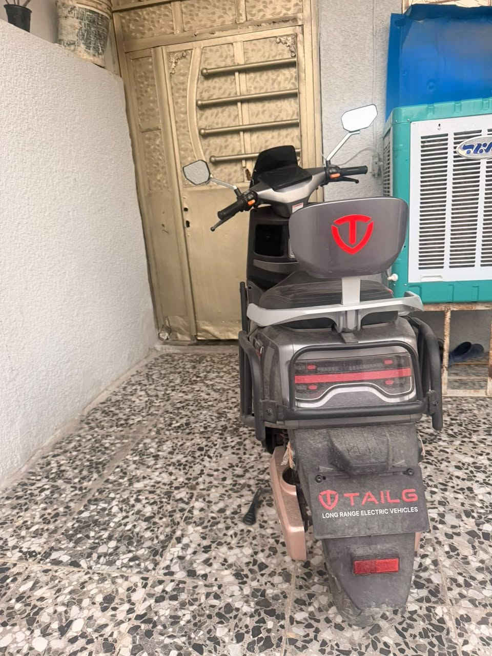 دراجة شحن  للبيع جديدة 
استخدام شهر او اقل 
جديدة  ضمانها سنة على لشركة 
ب مليون و 250 الف قفلل 
بغداد المشتل 
رقم صاحب الدراجة  
***********
