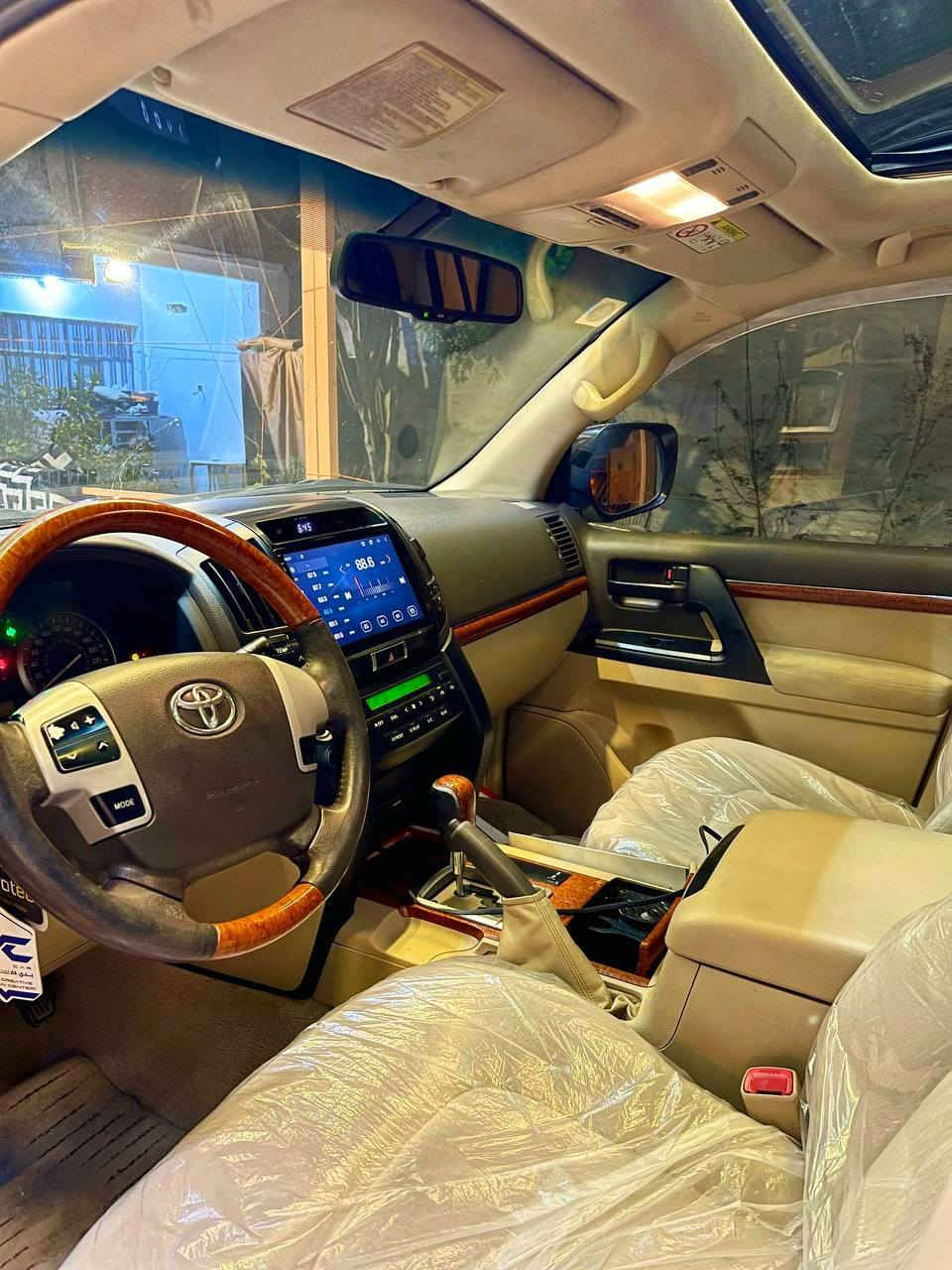 تـيـوتـا لانـدكـروز 2015 لـلـبـيـع 410 وبيها مجال فـول مـوصـفـات SAS ضـمـان شـركـة سـاز  تـشـغـيـل عـن بـعـد مـري شـفـط فـتـحـة هـوك سـحـب مـحـرك 6 سلندر تـبـريـد 3 قـطـع فـور ويـل 4x4 حـساسات مـقـاعـد كـهـربـاء كامرة 
كـيـر مـحـرك صـدر لـغـود شـاصـي كـلـة مـكـفـول فـقـط بارد بسيط في اجزاء السيارة  مـاشـيـة 170 الف كيلو رقم بغداد 
تـرهـم مـراوس *********** . *********** الـعـنـوان بـغـداد الـدورة الاثورين .
