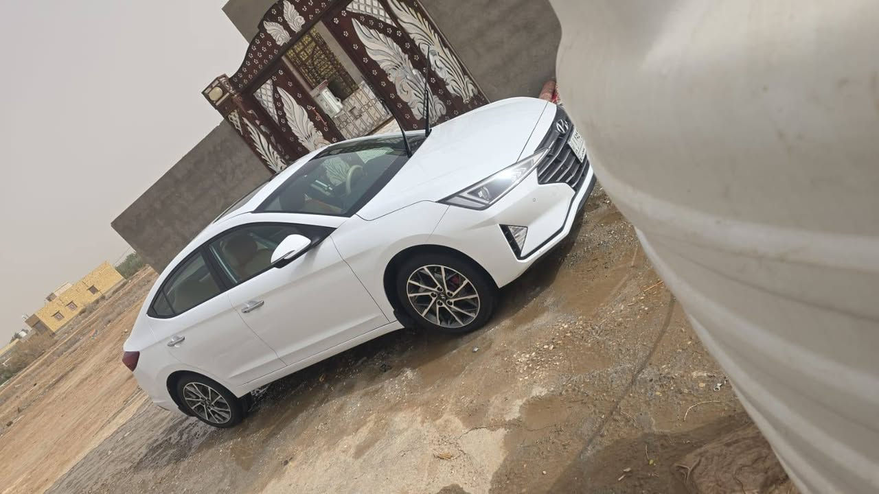 النترا 2020 كفاله
خليجي فول المواصات محرك 2000 حداديه تخم تاير كله جديد ما بيه اي نقص  مكان ناصريه طريق سيددخيل هاذه رقم صاحب السياره ***********
