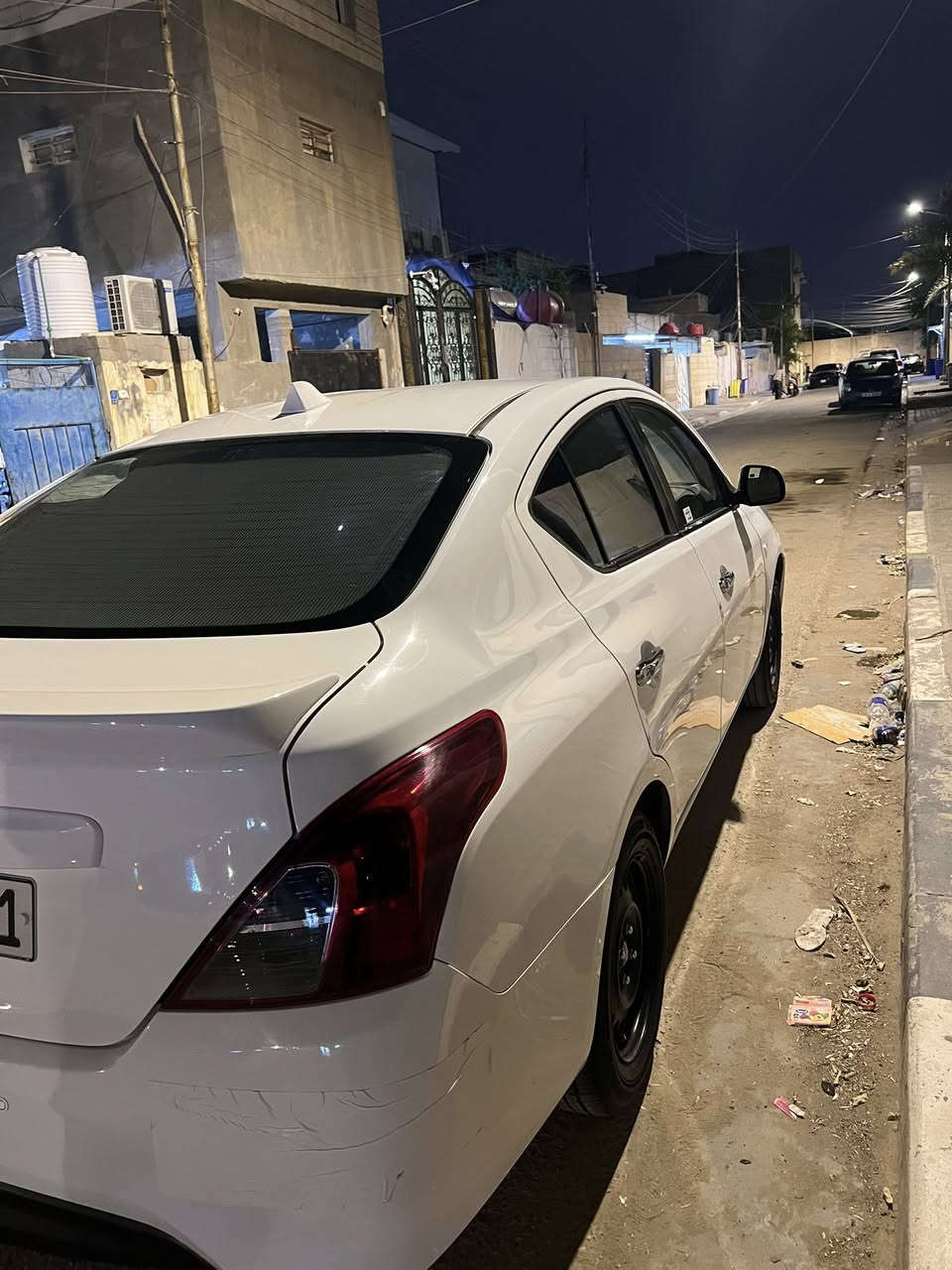 نيسان سني هندي 2024استخدم شخصي ماشيه 25 الف بيه فقط خسفه باب السايق الباقي كفاله سعر 120$رقم الهاتف ***********
